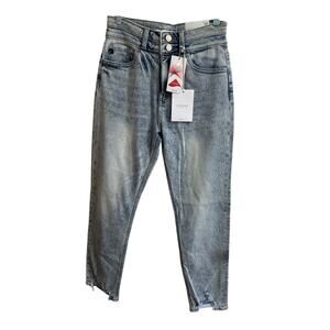 KanCan NWT Straight Fit Jeans Light Wash Denim Blue Sz 27/7